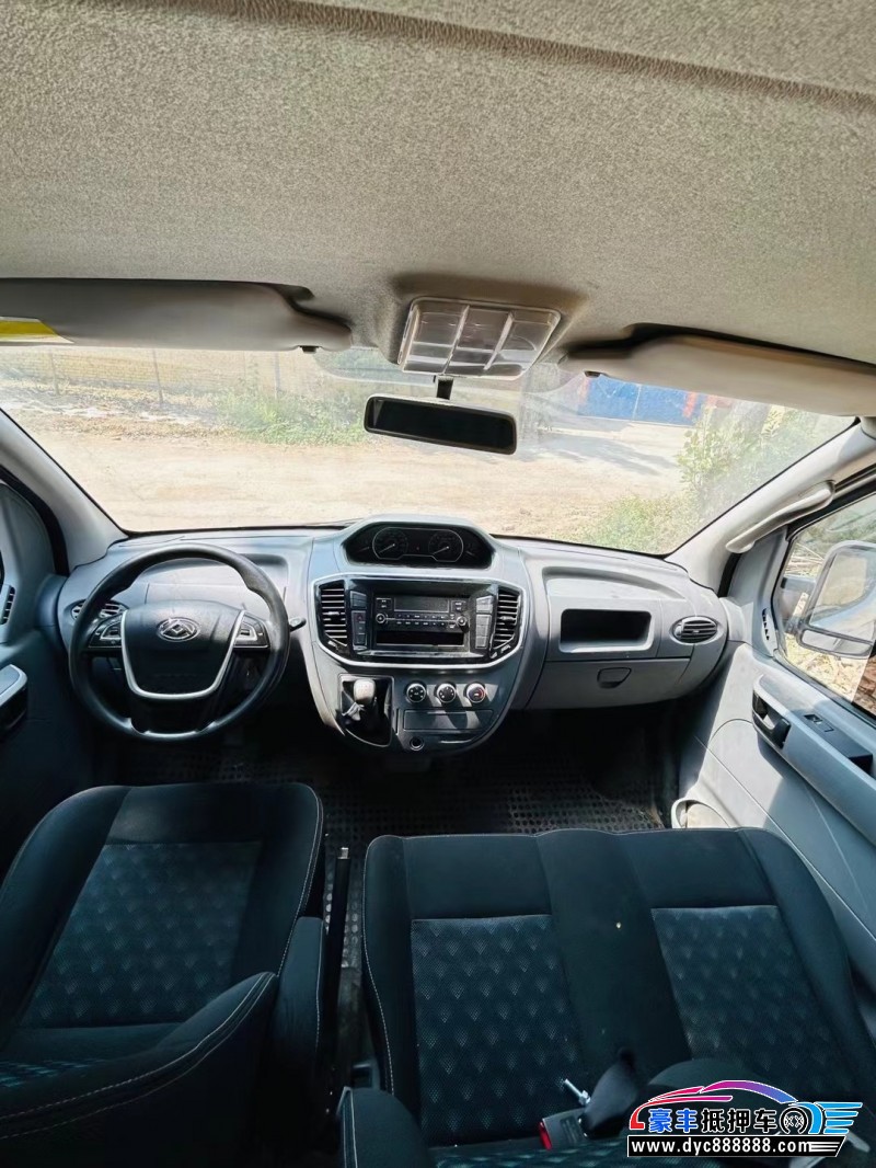 21年上汽大通V80轿车抵押车出售