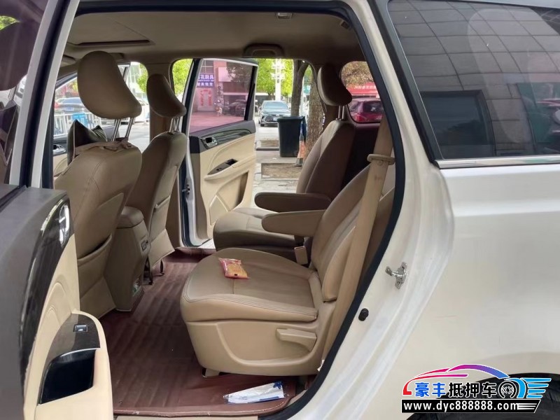 16年宝骏730轿车抵押车出售