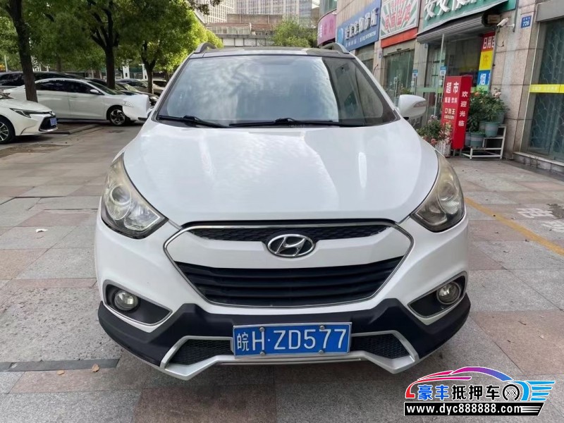 13年现代ix35轿车抵押车出售