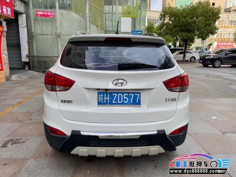 13年现代ix35轿车抵押车出售
