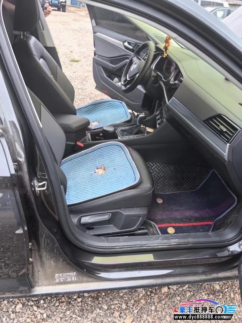 22年大众速腾轿车抵押车出售