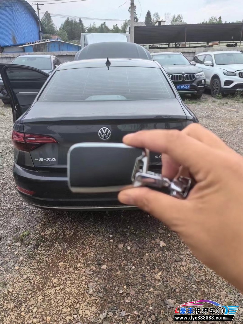 22年大众速腾轿车抵押车出售