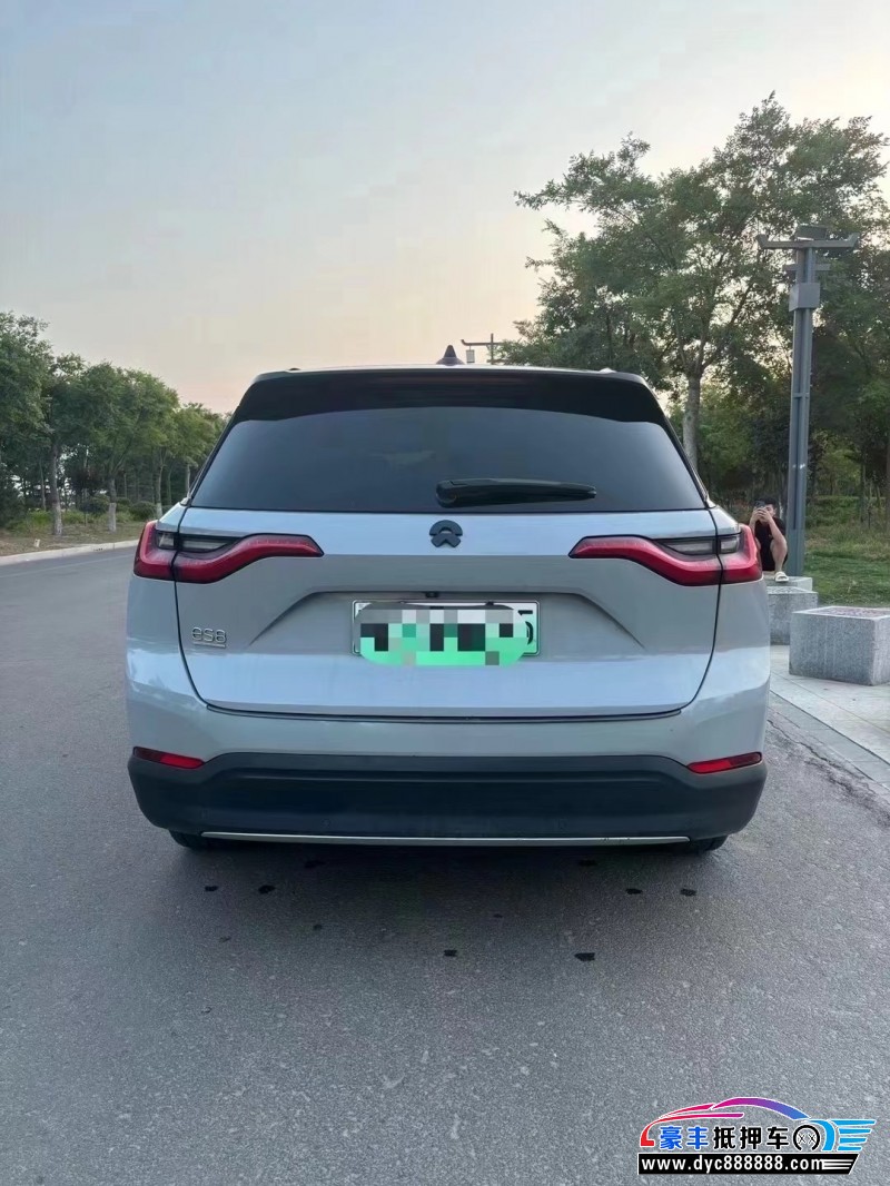 18年蔚来ES8轿车抵押车出售