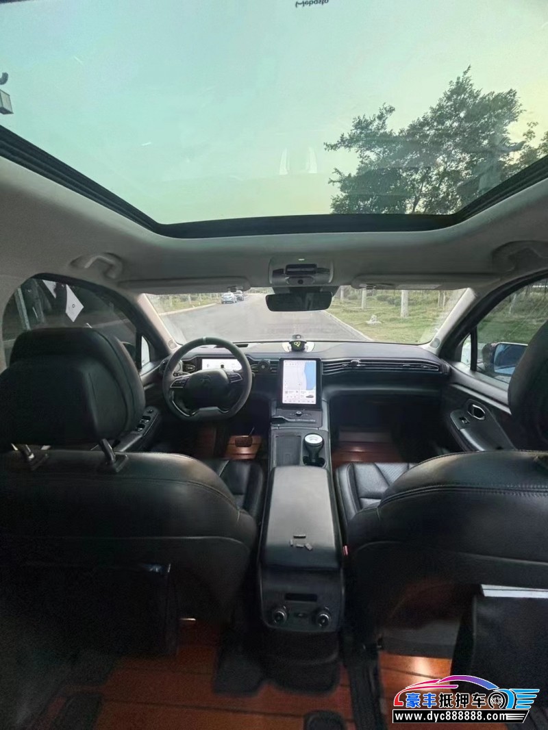 18年蔚来ES8轿车抵押车出售