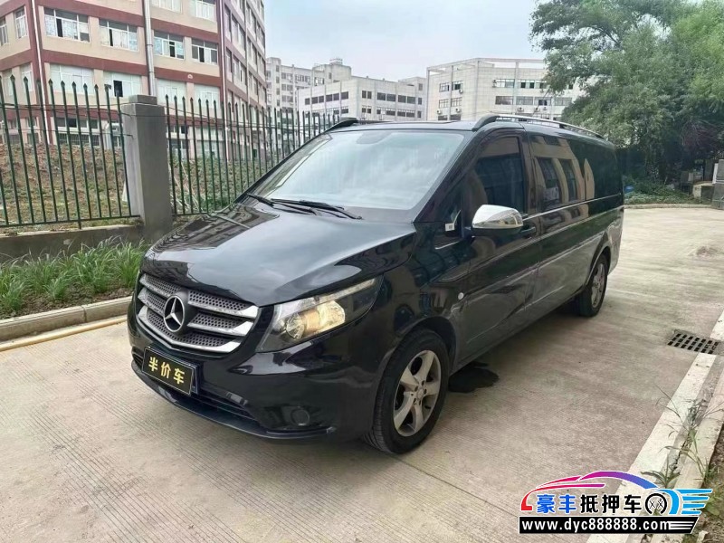 18年奔驰威霆轿车抵押车出售