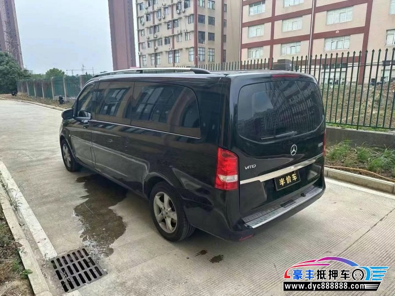 18年奔驰威霆轿车抵押车出售