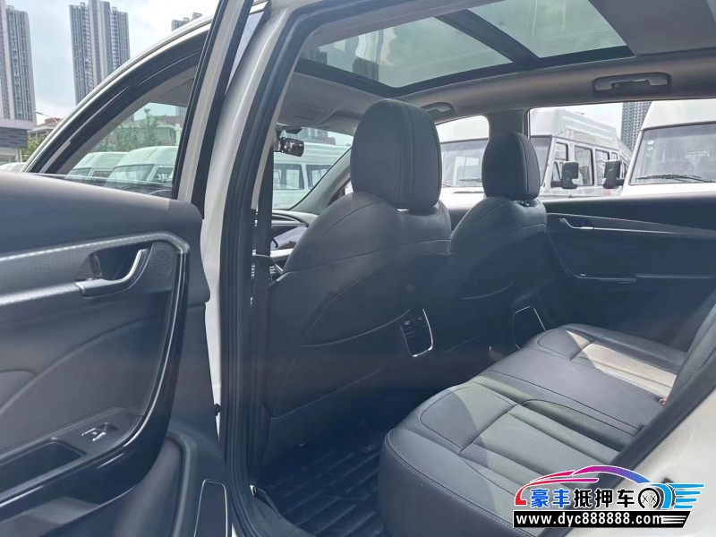 20年东风风神AX7轿车抵押车出售