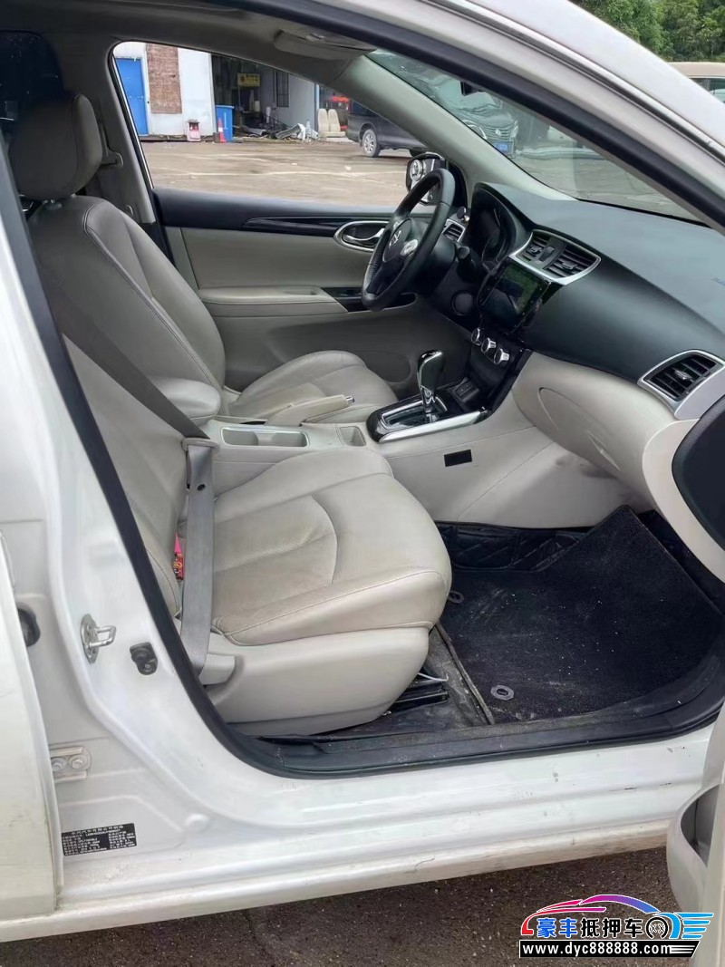 19年日产轩逸轿车抵押车出售