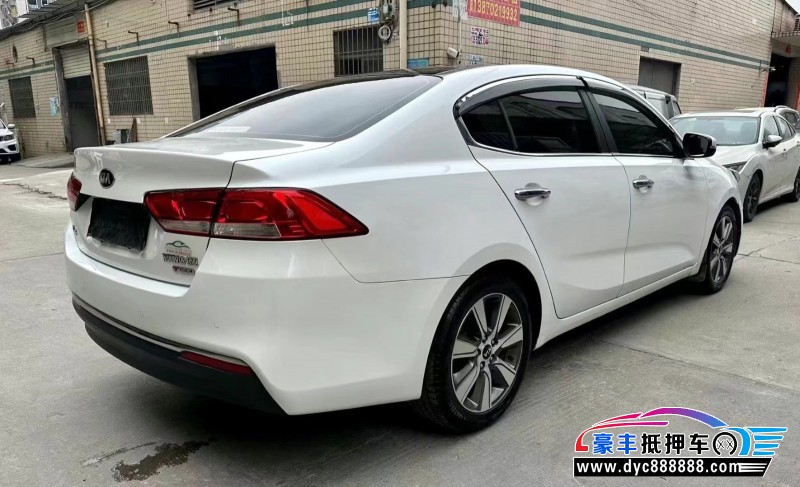 16年起亚K4轿车抵押车出售