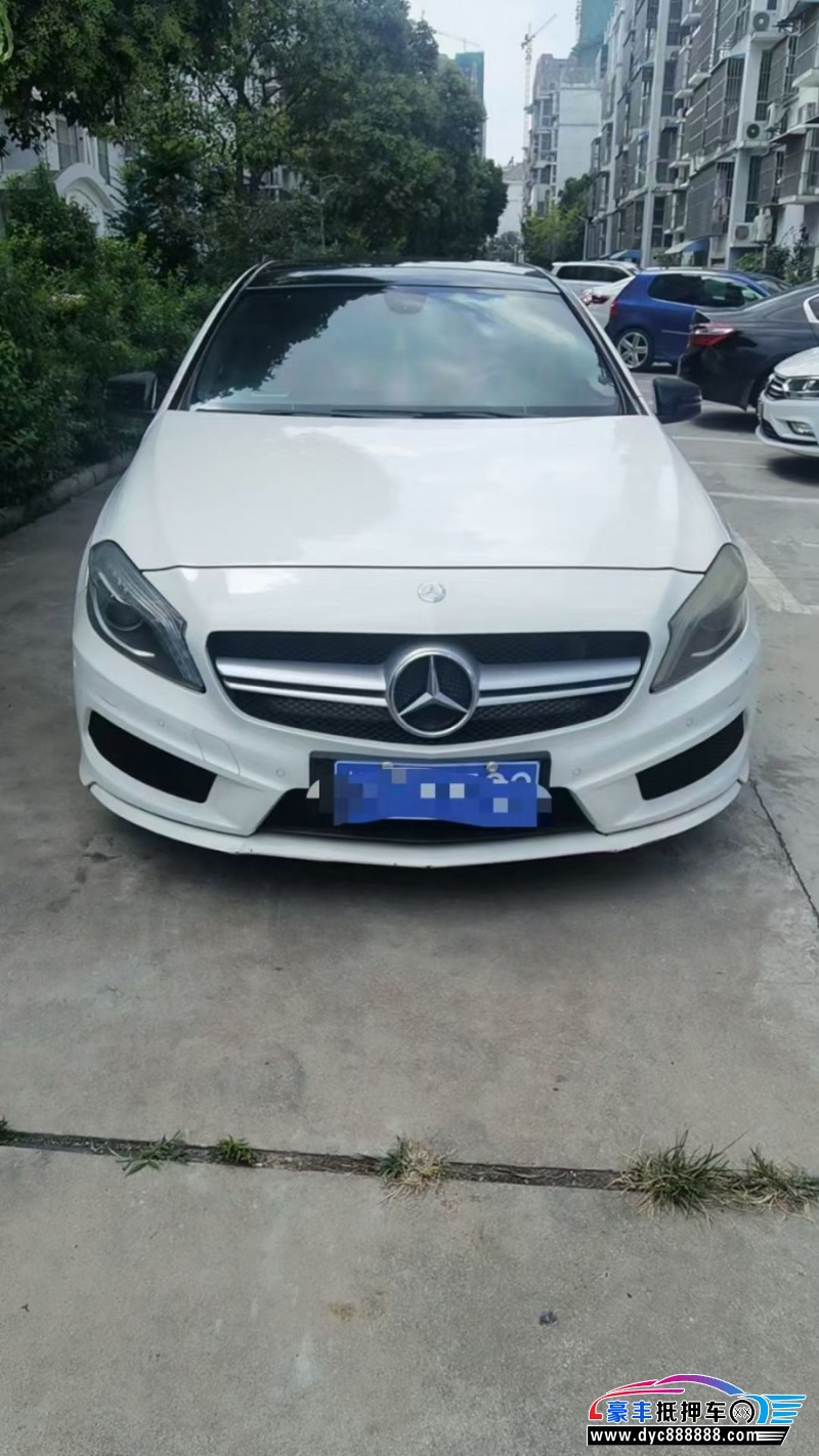 15年奔驰A轿车抵押车出售