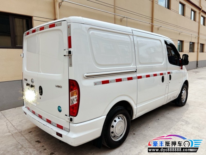 23年上汽大通V80轿车抵押车出售