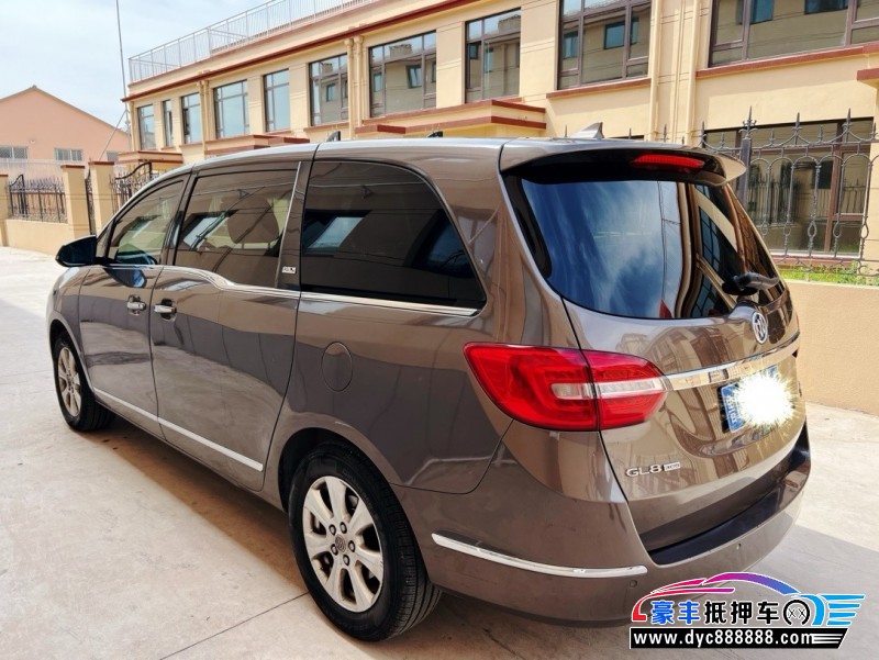 15年别克GL8轿车抵押车出售