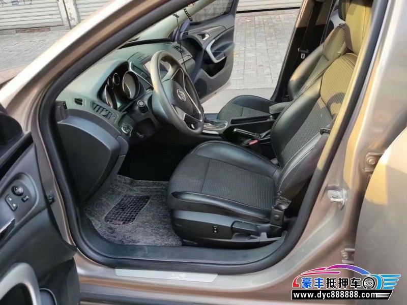 16年别克君威轿车抵押车出售