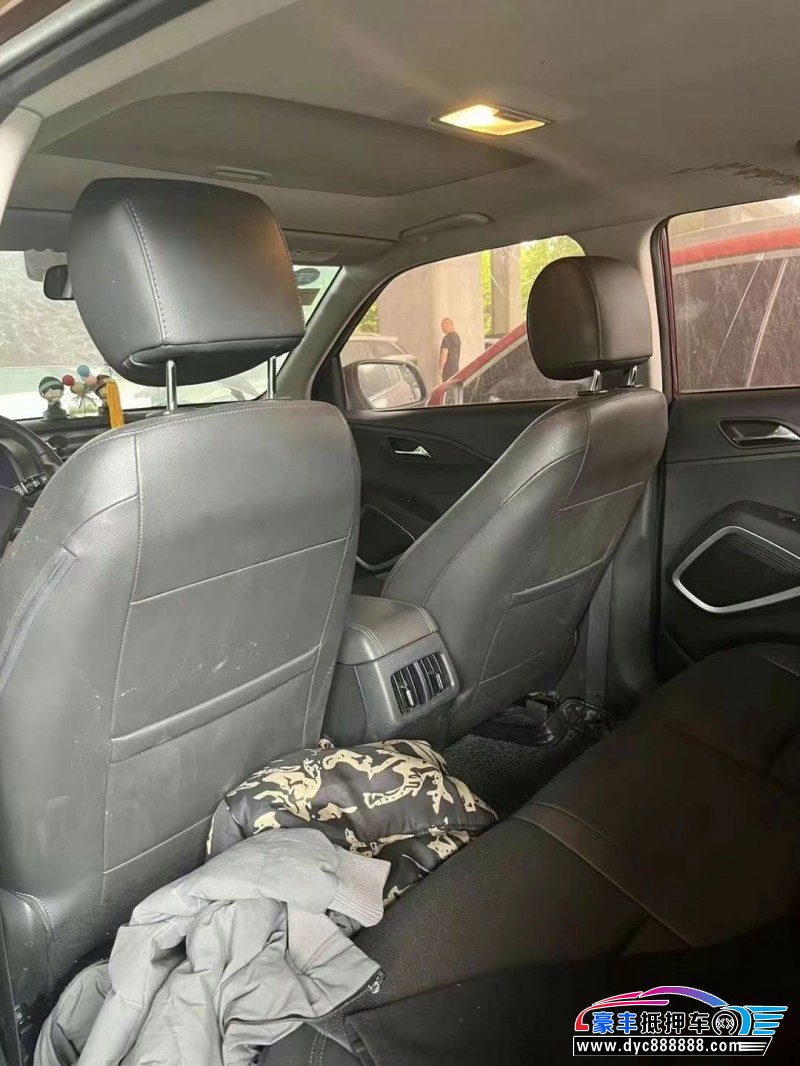 19年现代ix35轿车抵押车出售