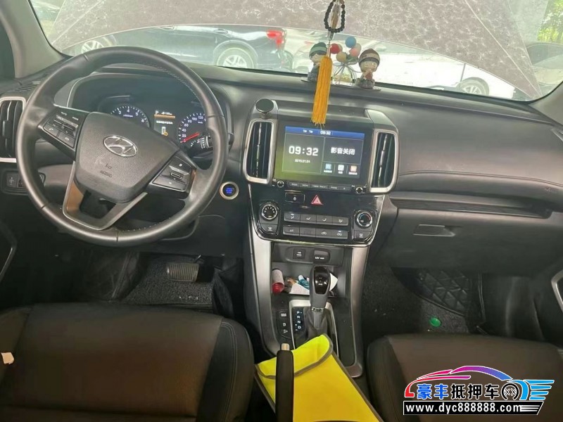 19年现代ix35轿车抵押车出售