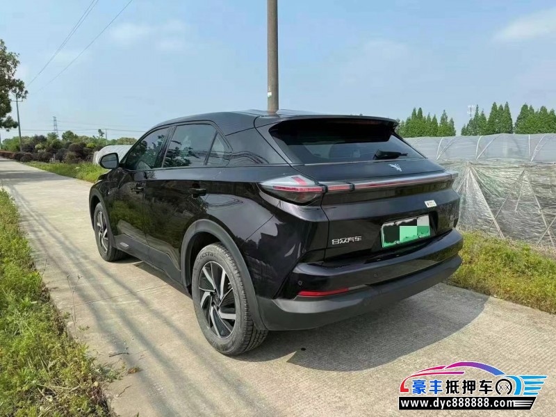 22年哪吒U轿车抵押车出售