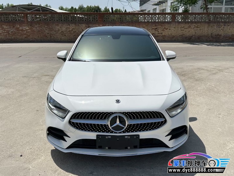 20年奔驰A轿车抵押车出售