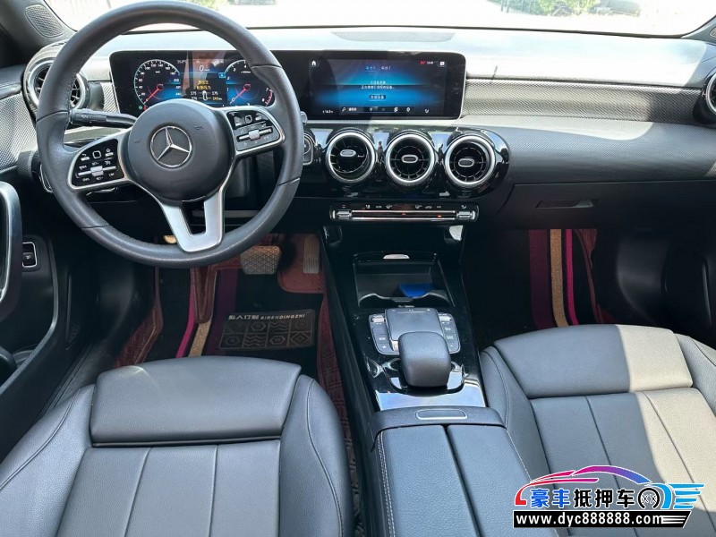 20年奔驰A轿车抵押车出售