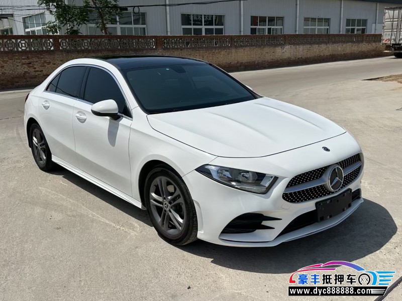 20年奔驰A轿车抵押车出售