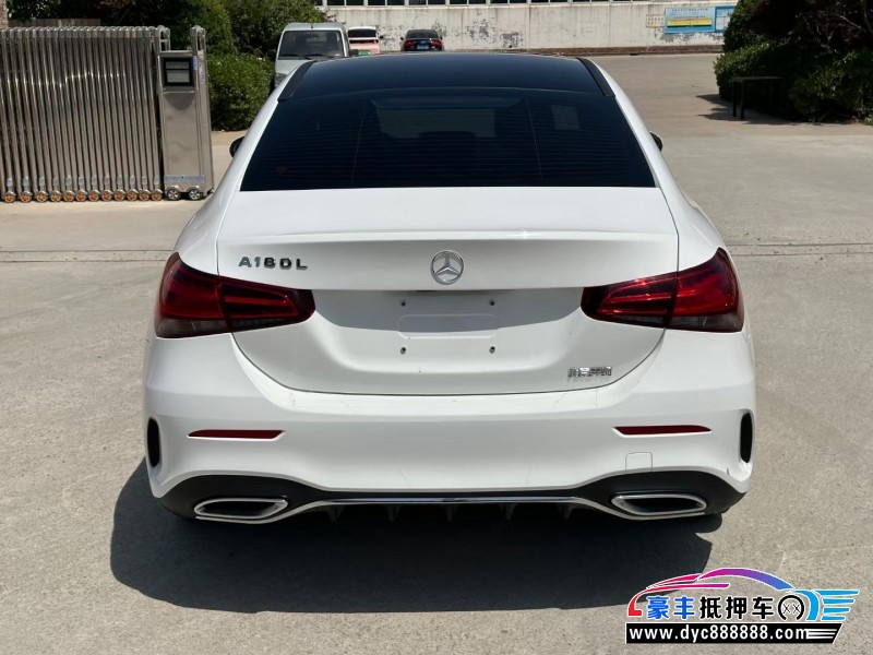 20年奔驰A轿车抵押车出售