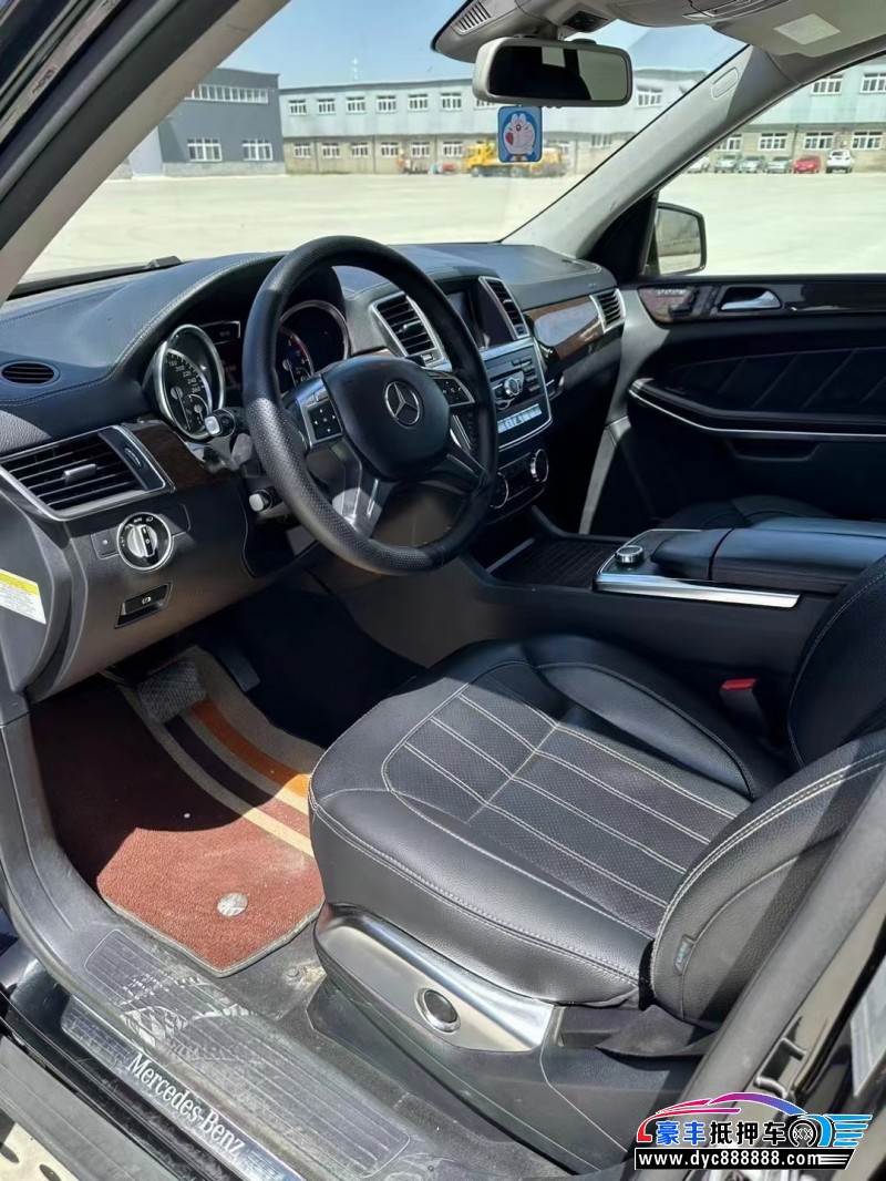 13年奔驰GL轿车抵押车出售