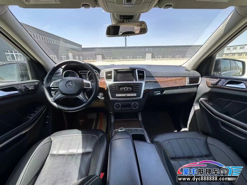 13年奔驰GL轿车抵押车出售