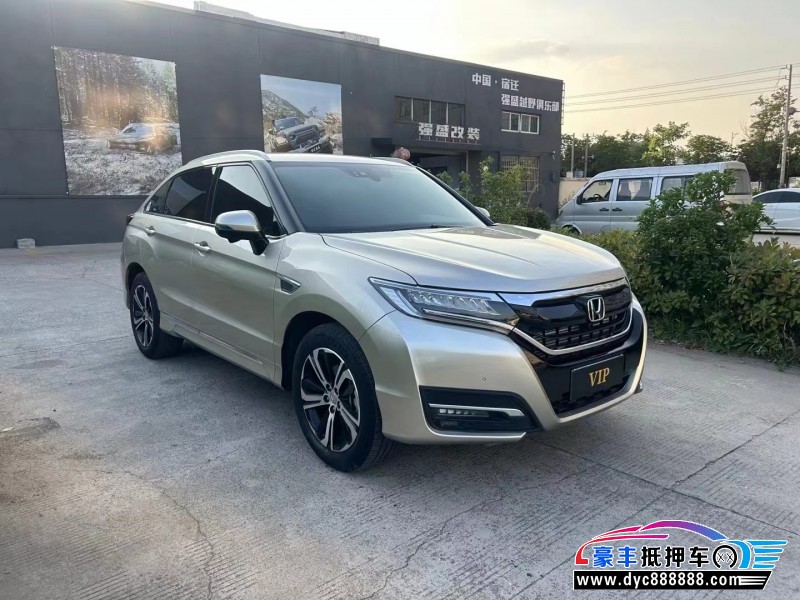 17年本田UR-V轿车抵押车出售