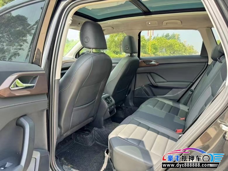 22年大众途岳轿车抵押车出售