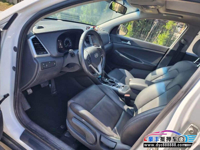 15年现代途胜轿车抵押车出售