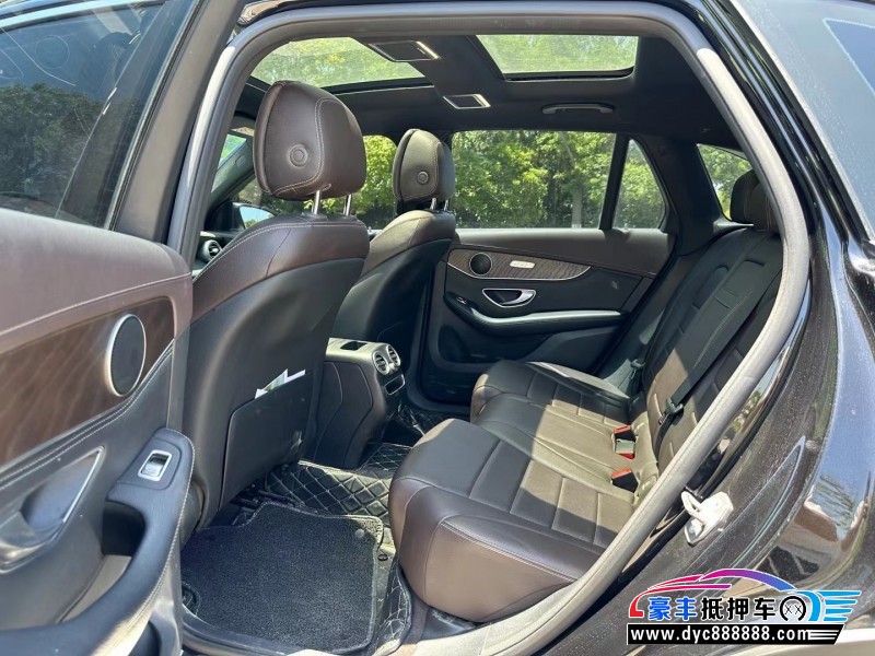 19年奔驰GLC轿车抵押车出售