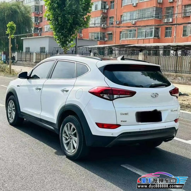 17年现代途胜轿车抵押车出售