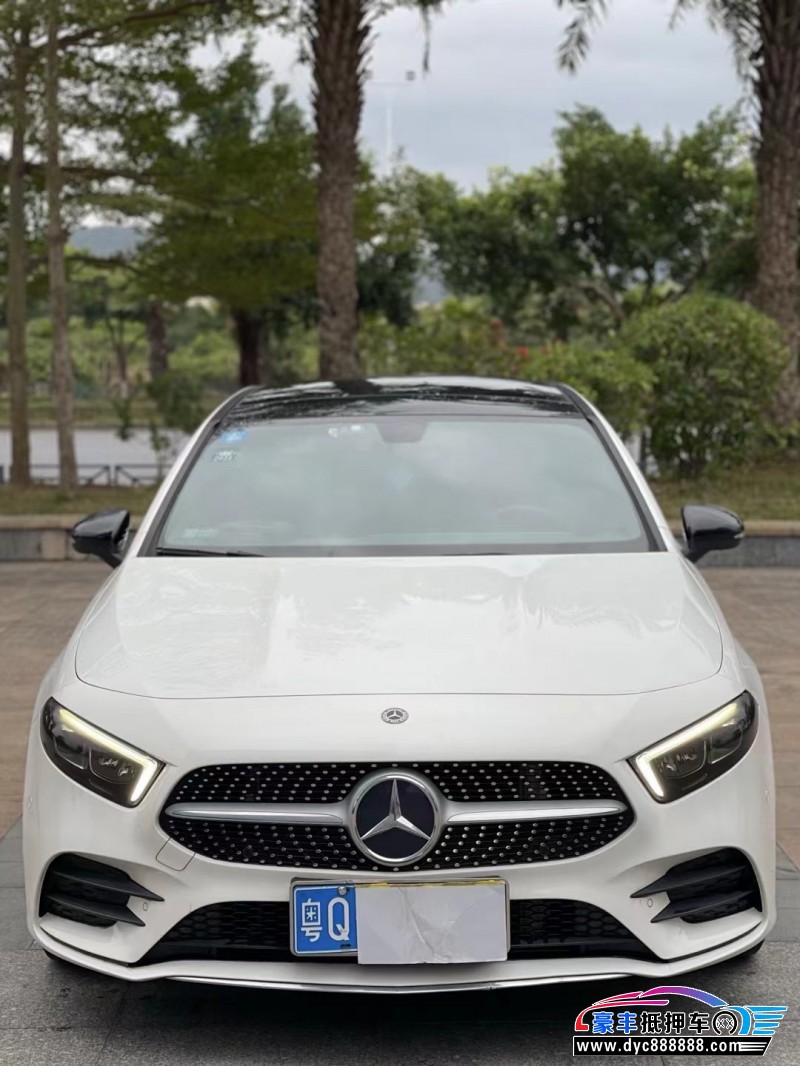 19年奔驰A轿车抵押车出售