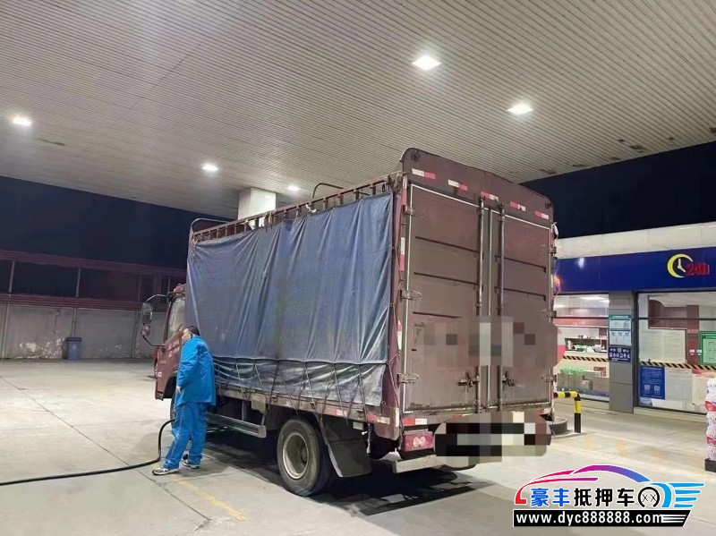 21年福田领航轿车抵押车出售