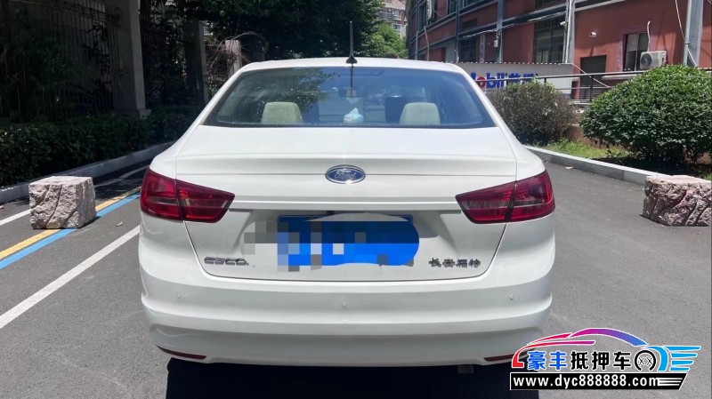 17年福特福睿斯轿车抵押车出售