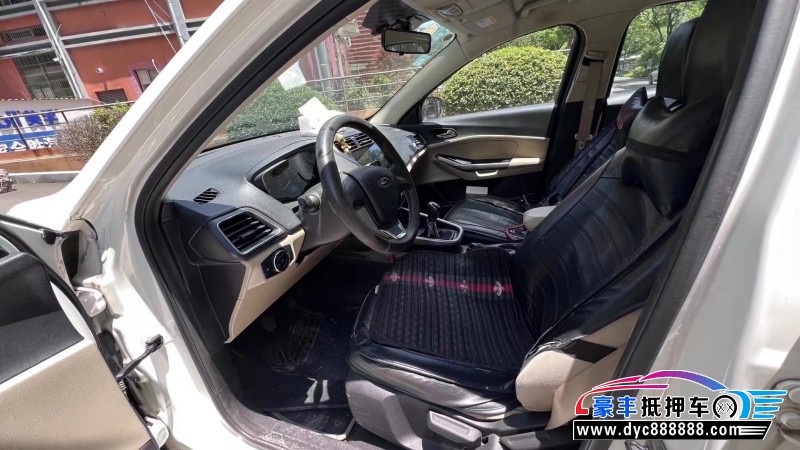 17年福特福睿斯轿车抵押车出售