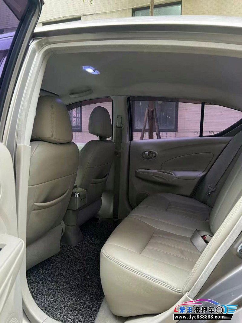 12年日产阳光轿车抵押车出售