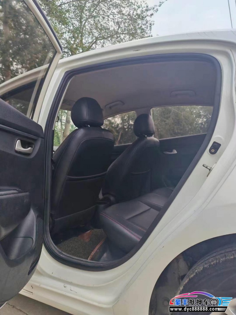 17年起亚K2轿车抵押车出售