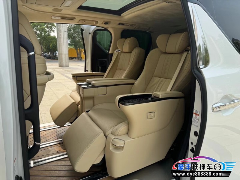 21年丰田埃尔法轿车抵押车出售