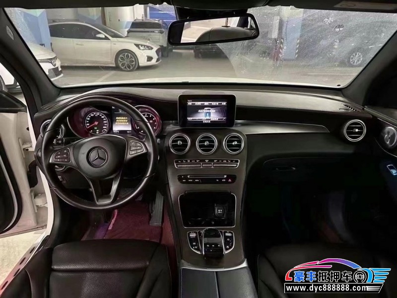 19年奔驰GLC轿车抵押车出售