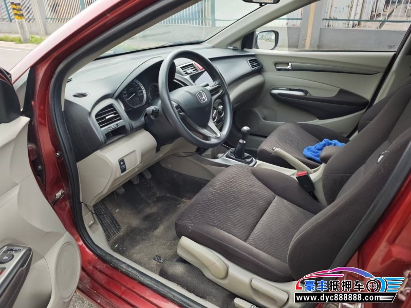 13年本田锋范轿车抵押车出售