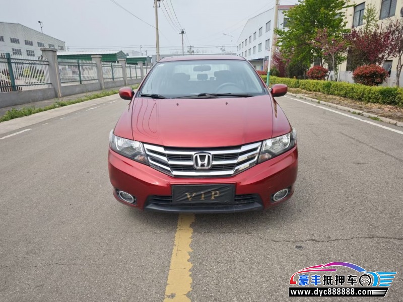 13年本田锋范轿车抵押车出售