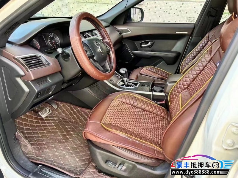 17年陆风X7轿车抵押车出售