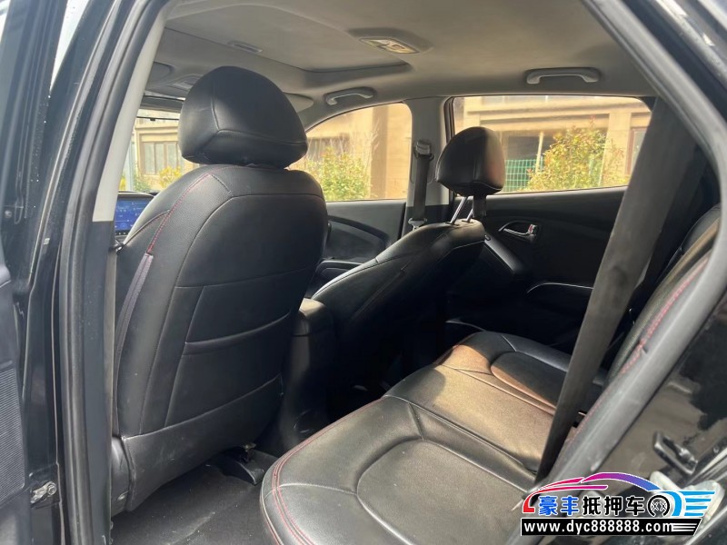 17年现代ix35轿车抵押车出售