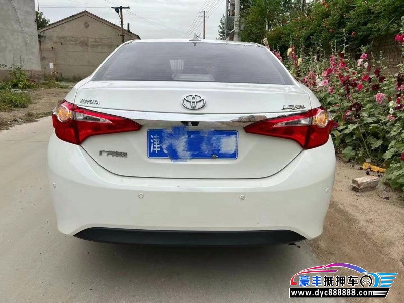 15年丰田雷凌轿车抵押车出售