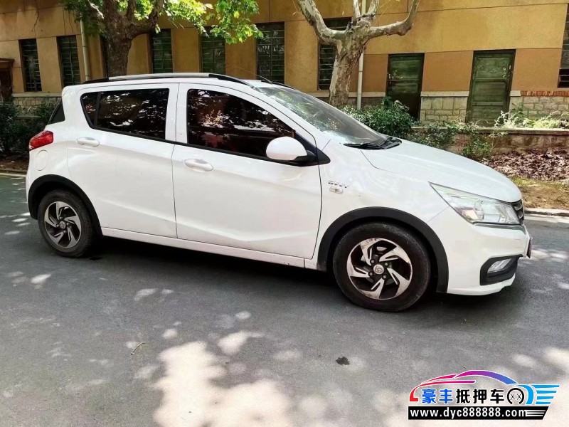 18年宝骏310轿车抵押车出售