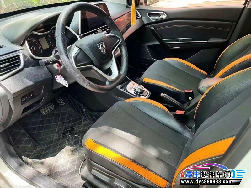 18年宝骏310轿车抵押车出售