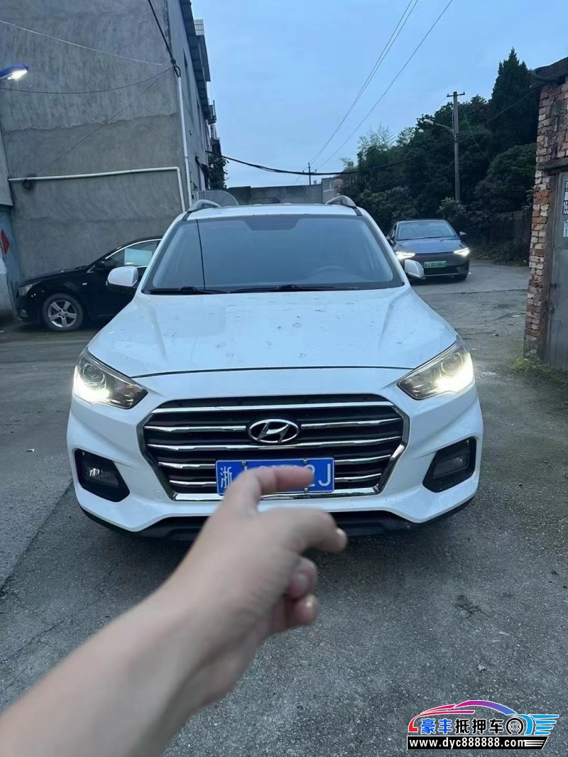 18年现代ix35轿车抵押车出售