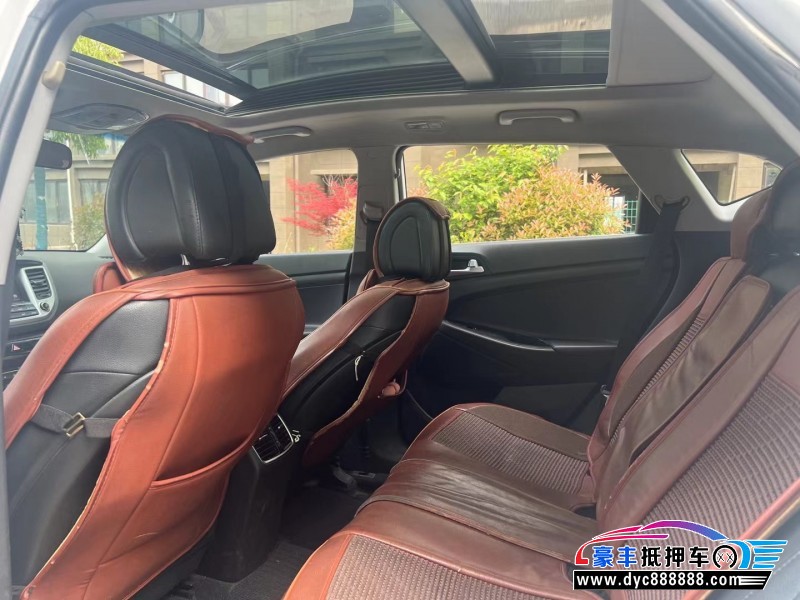 16年现代途胜轿车抵押车出售