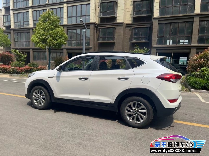 16年现代途胜轿车抵押车出售