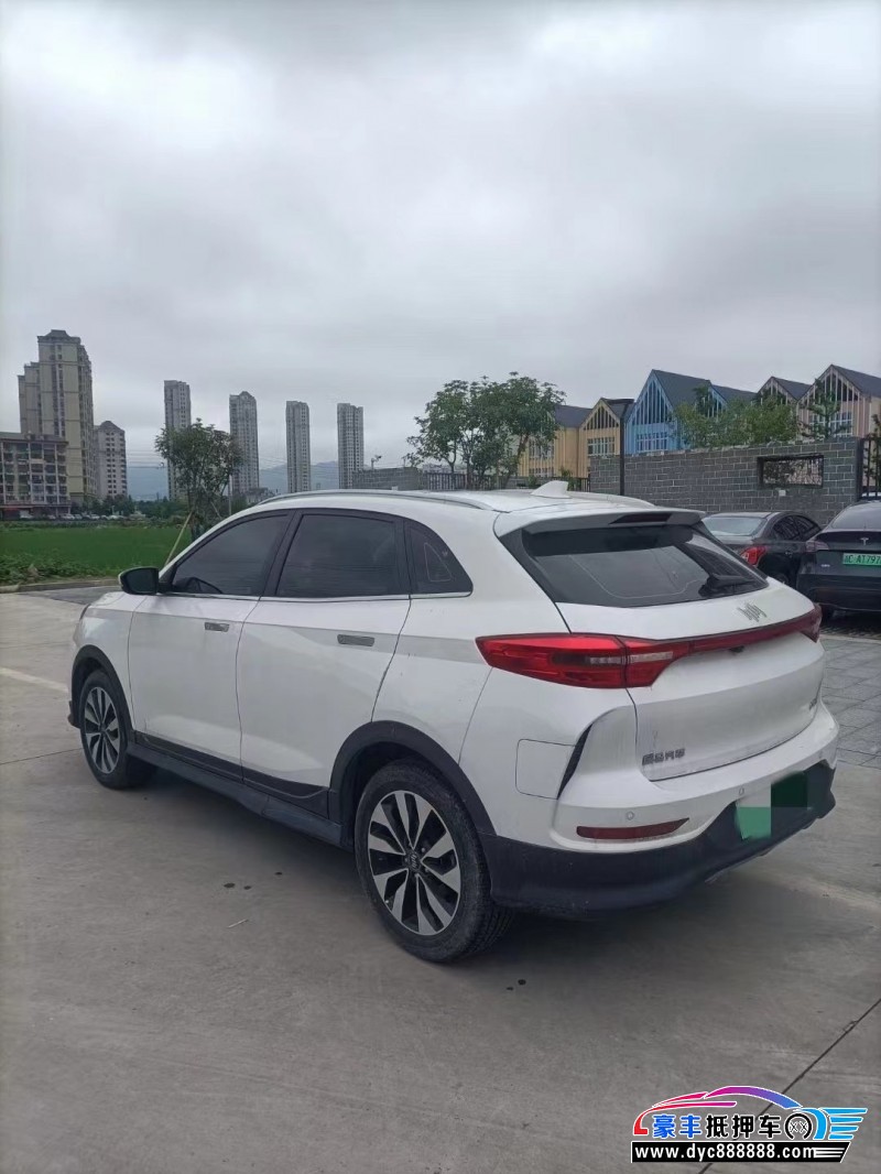 21年威马汽车ex5轿车抵押车出售